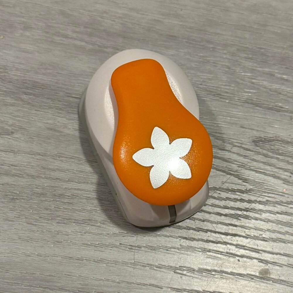 Used. Fiskars Flower Paper Puncher